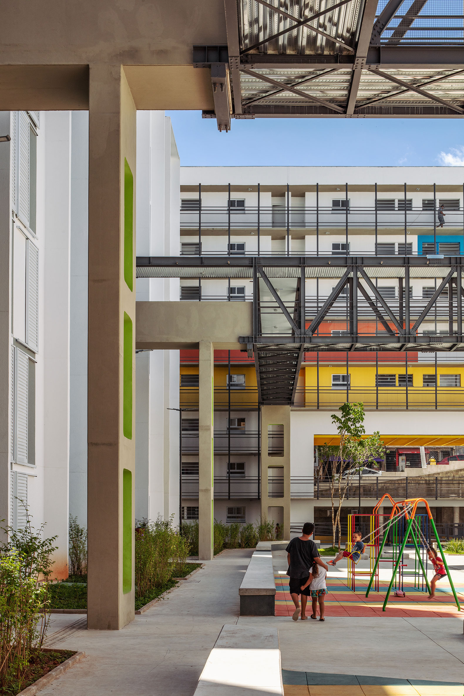 New Block For Heli polis Housing Complex By Biselli Katchborian 